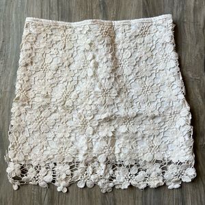 Floral lace mini skirt